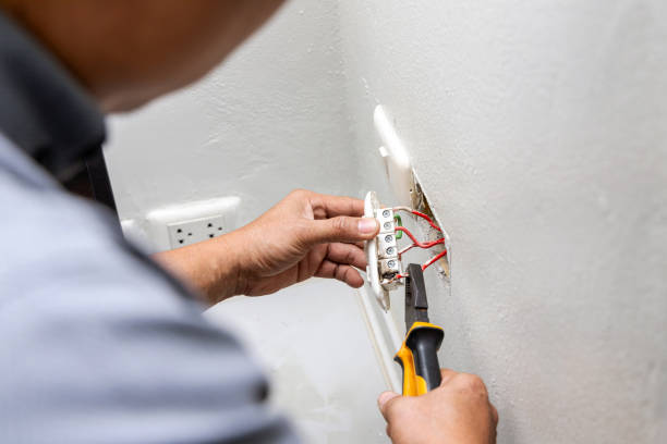 Best Commercial Electrician Services  in Oakridge, OR